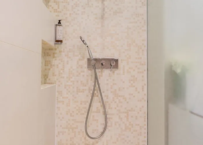 Skyscraper Amazing Castle & View *