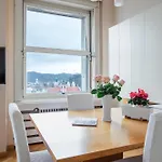 아파트 Skyscraper Amazing Castle & View 류블랴나