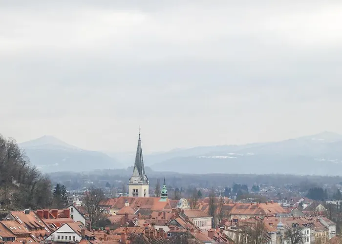 Apartmán Skyscraper Amazing Castle & View Lublaň